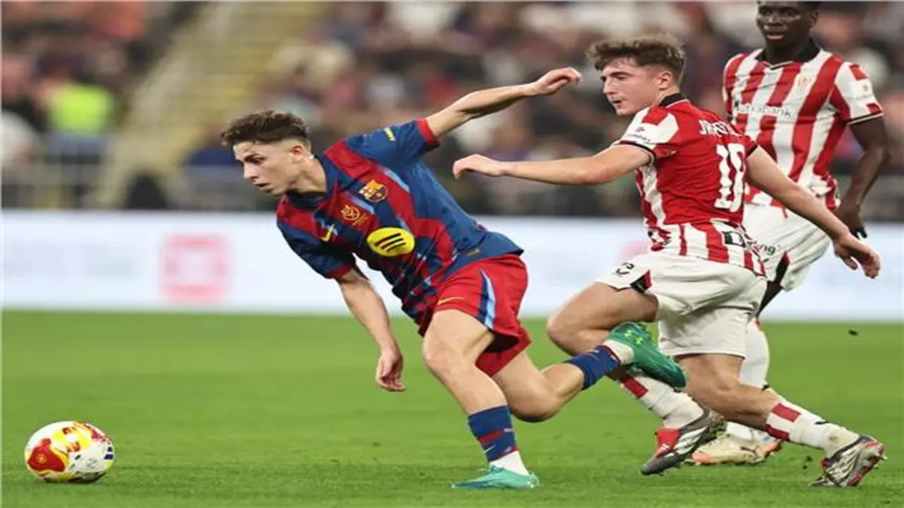 صافرة البداية تعلن انطلاق مواجهة برشلونة وأتلتيك بلباو في الدوري الإسباني